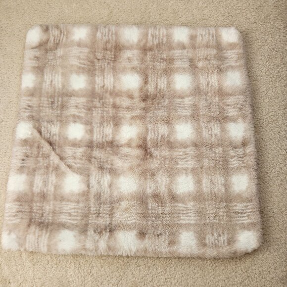 Large Fluffy DKNY Pillow Cover - Picture 4 of 7